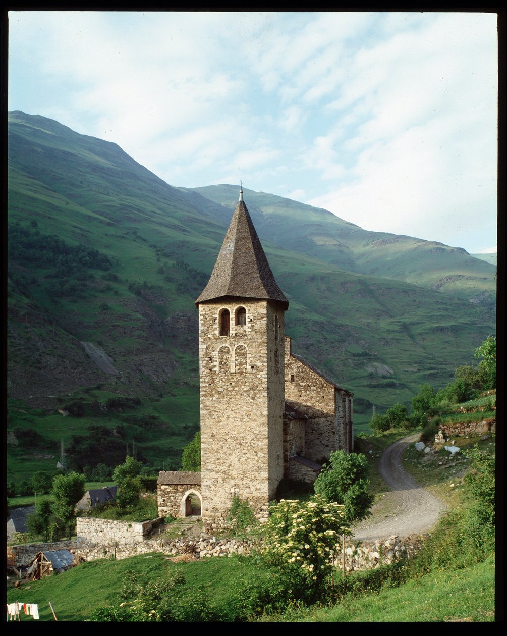 Utsikt over kirken av Romanesque