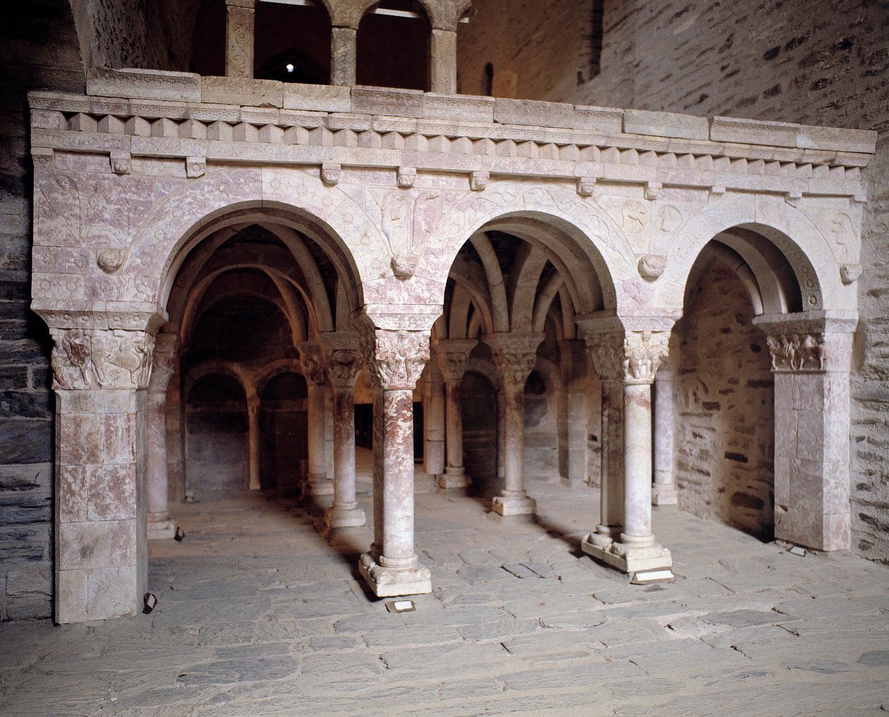 Utsikt over galleriet av Romanesque