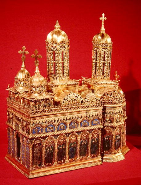 Kivotion, fra Hurezi-klosteret, Vilcea County, 1691-92 (forgylt sølv og emalje) av Romanian School