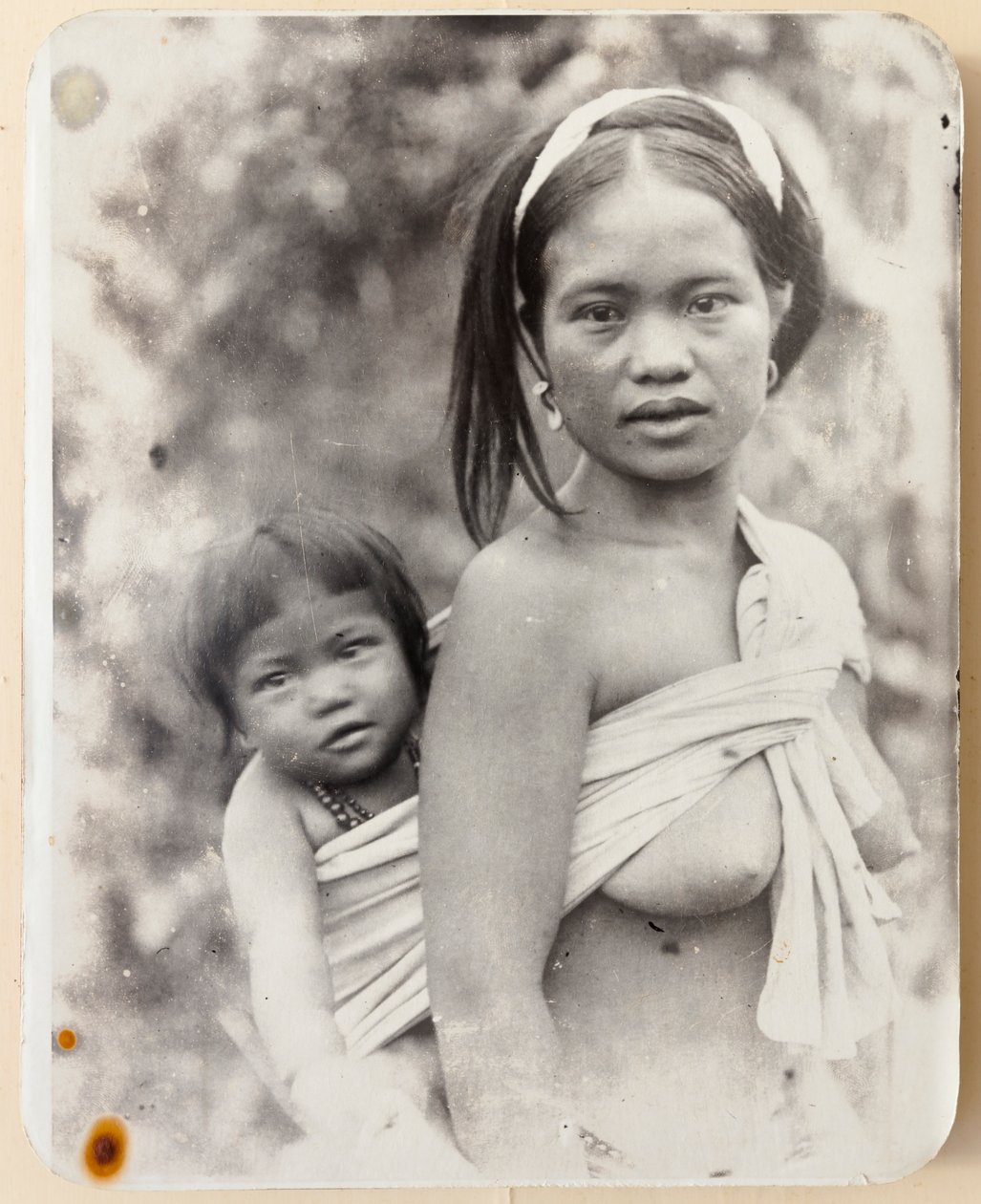 Ifugao mor og barn av Roy Barton