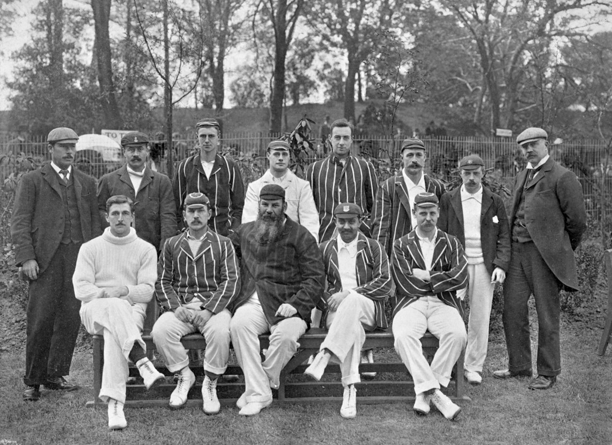 Sør-England XI cricketlag vs Australians, c1899 av Russell and Sons
