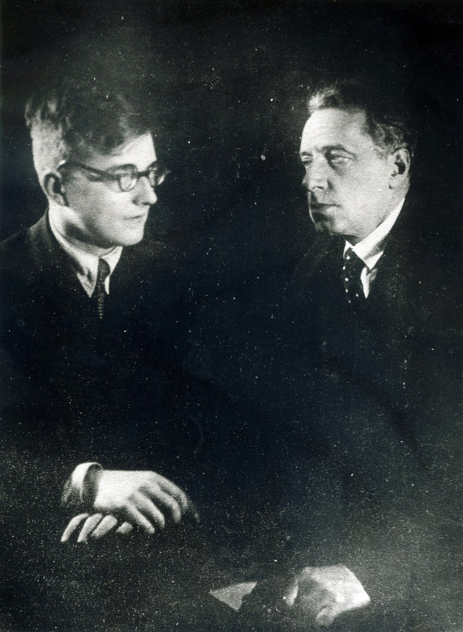 Komponist Dmitri Shostakovich med regissøren og produsenten Vsevelod Meyerhold, ca. 1930 av Russian Photographer