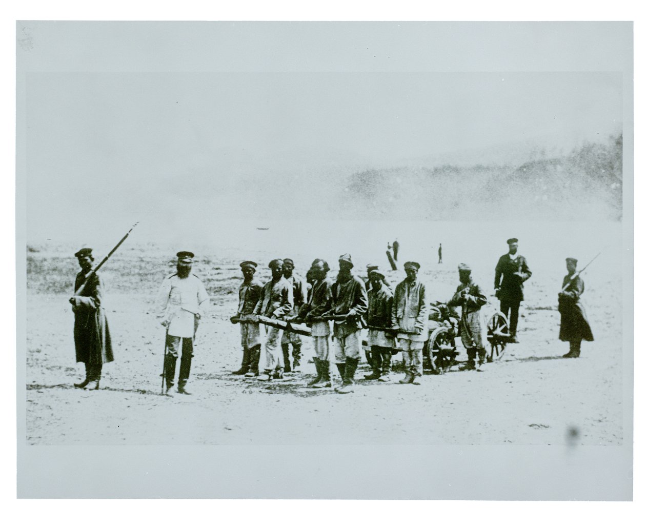 Fanger i Sibir, 1897 av Russian Photographer