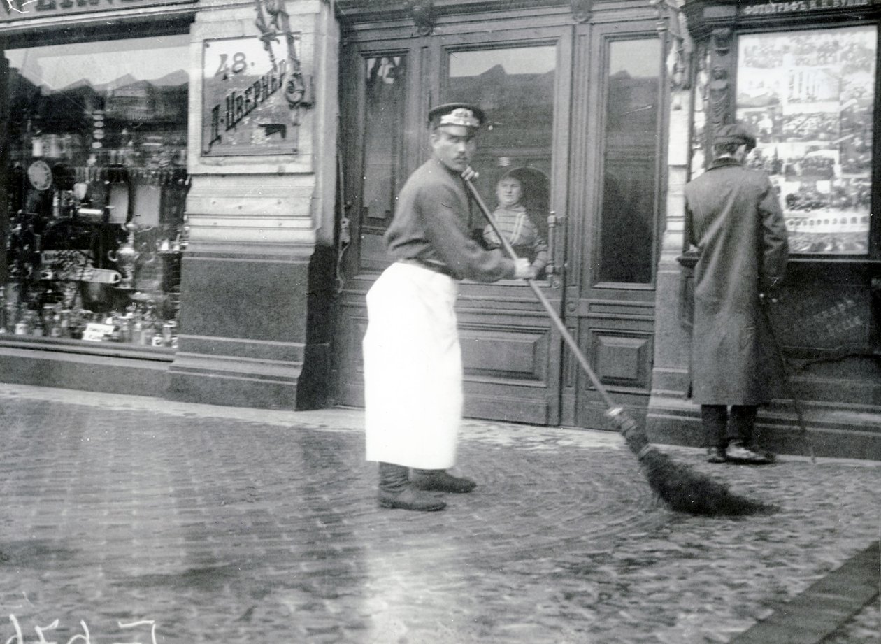 Veisveiper på Nevski Prospekt, St Petersburg, 1913 av Russian Photographer