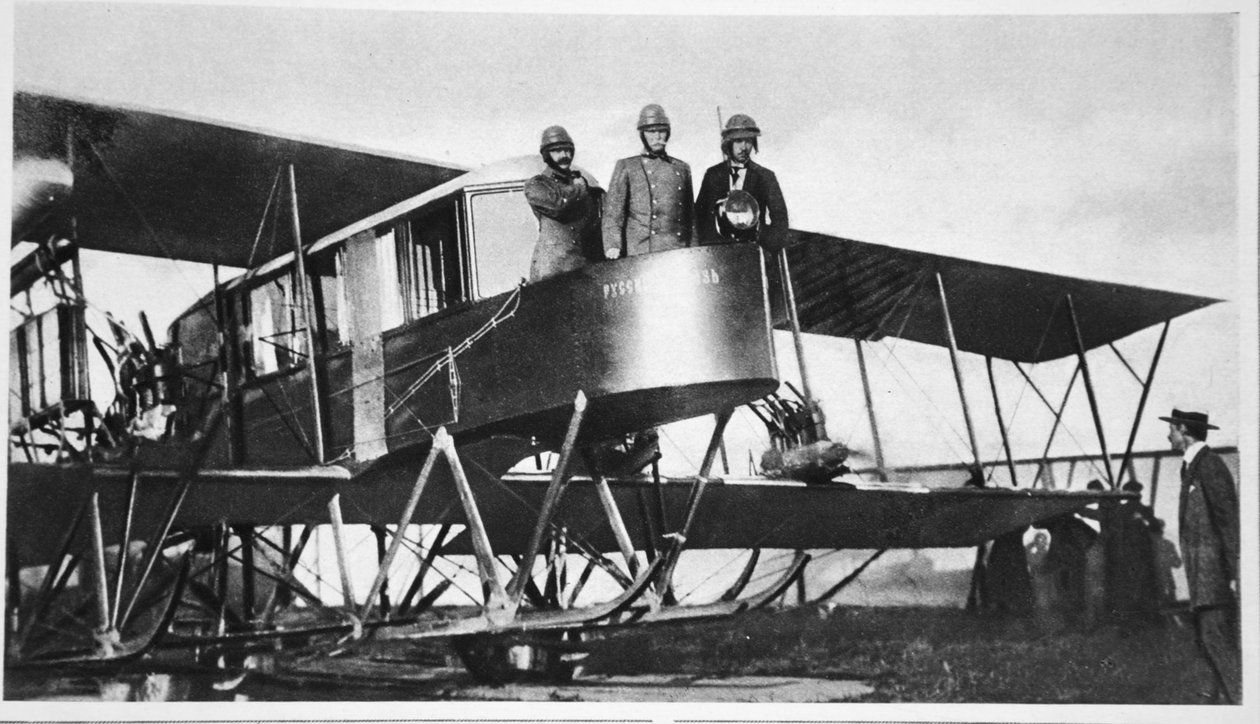 Russlands 3 og et 12 tonns fly for åtte! Et gigantisk Sikorsky-biplan, hvorav den ene bombarderte tyskerne i Øst-Preussen, fra The Illustrated War News av Russian Photographer