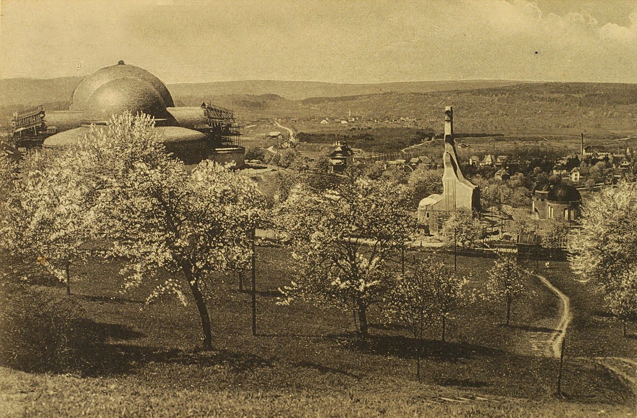 Utsikt over Goetheanum og varmehuset av Russian Photographer