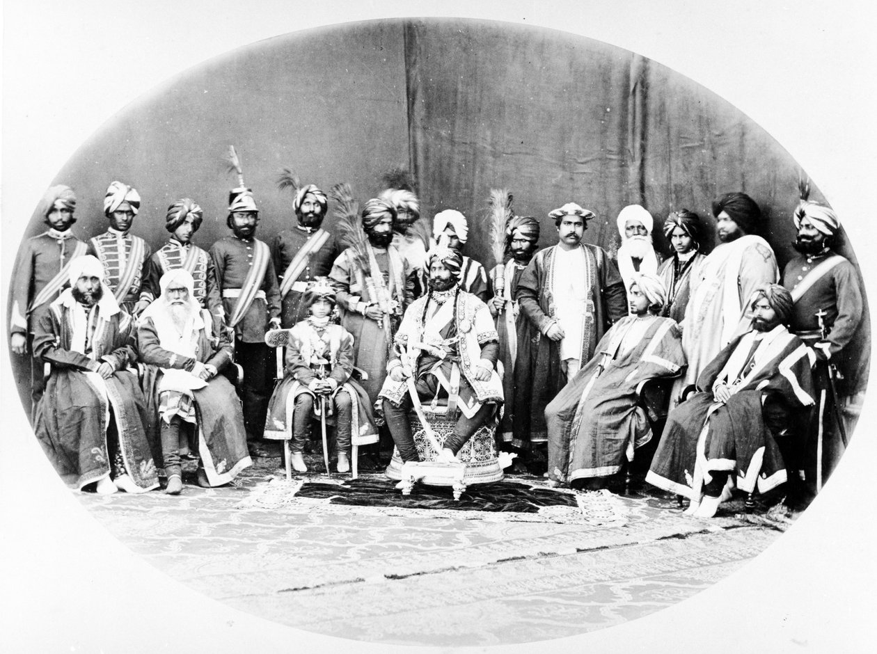 Ranbir Singh, Maharaja av Jammu og Kashmir og Suite, 1877 av S. and Shepherd, C. Bourne