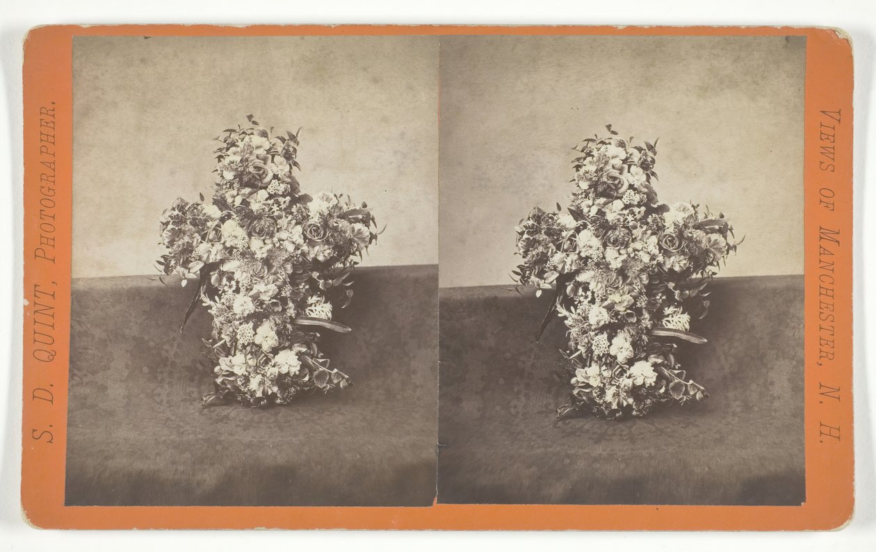 Uten tittel [blomsterhyllest i form av et kors], midten av 1800-tallet. av S.D. Quint