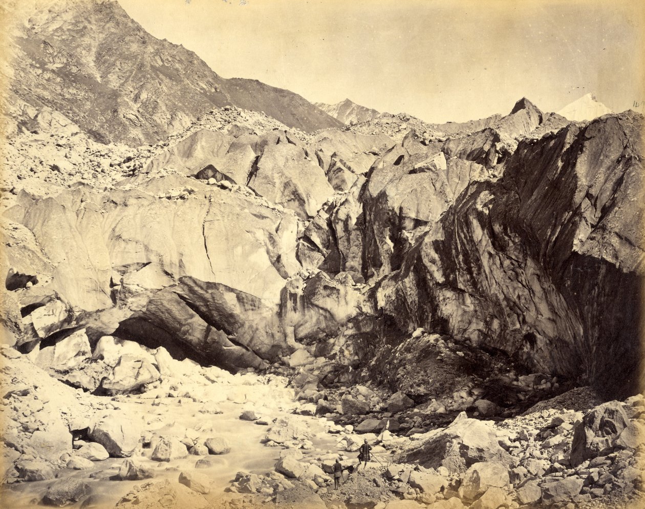 Kilde til Ganges, India, ca. 1860-70 (albumintrykk) av Samuel Bourne