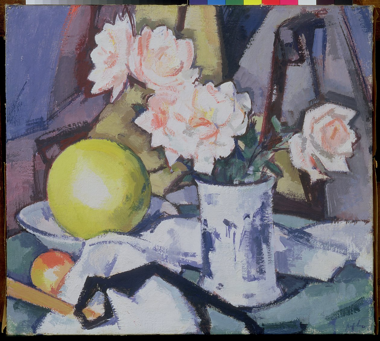 Blå og hvit vase, roser, melon og appelsin av Samuel John Peploe