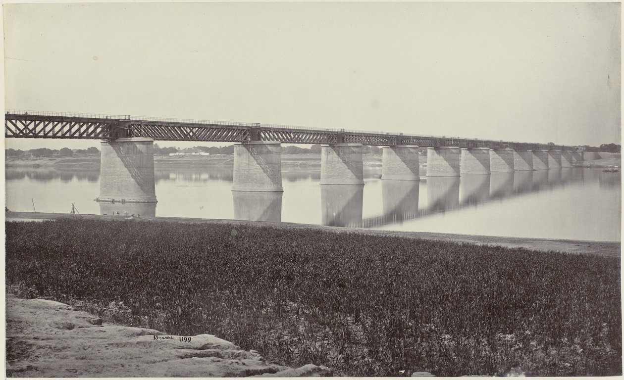Spoorbruk over de Yamuna ved Allahabad Jernbanebroen over Jumna (original tittel) av Samuel Bourne (signed by artist)