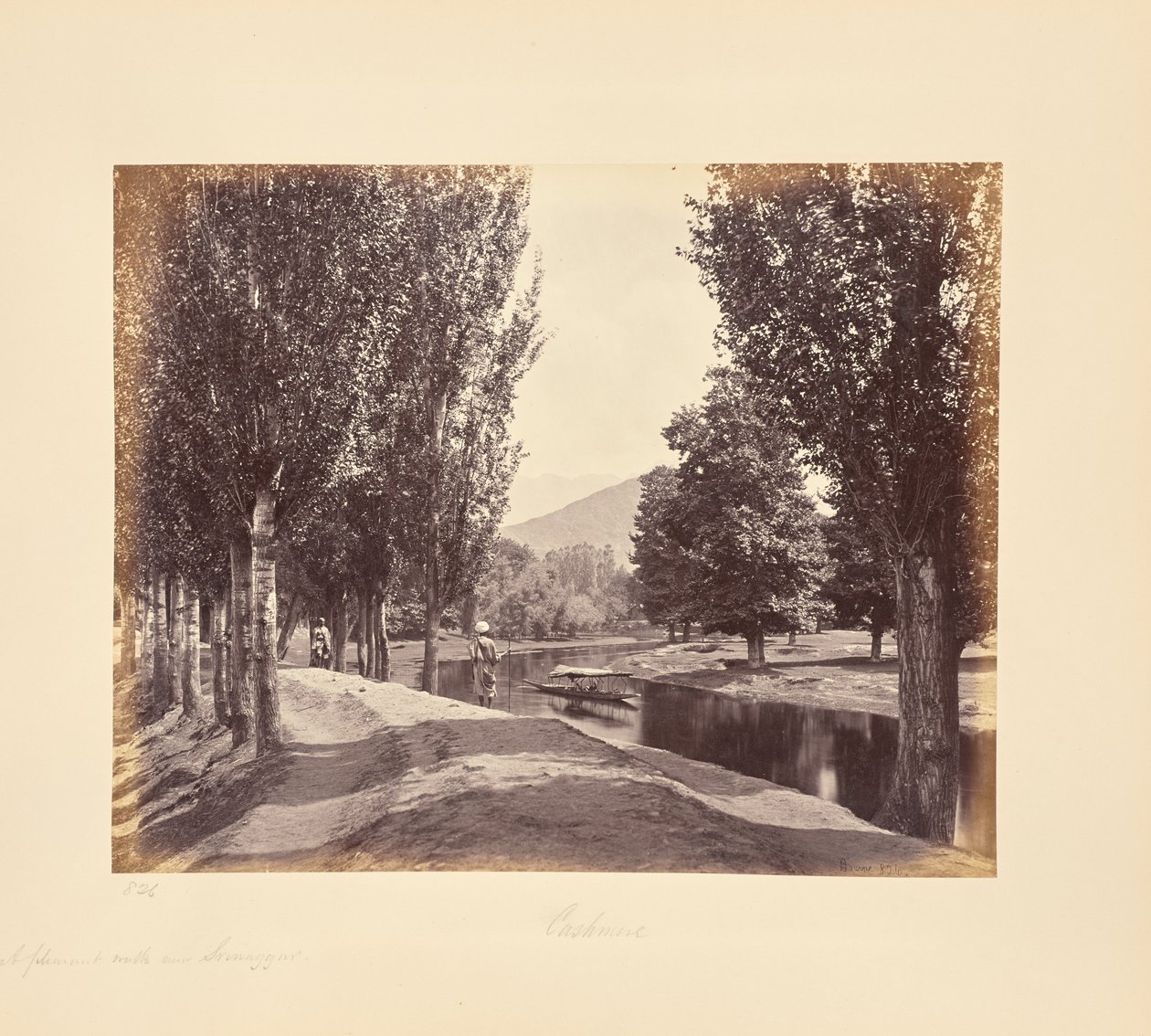 En hyggelig spasertur nær Srinagar av Samuel Bourne