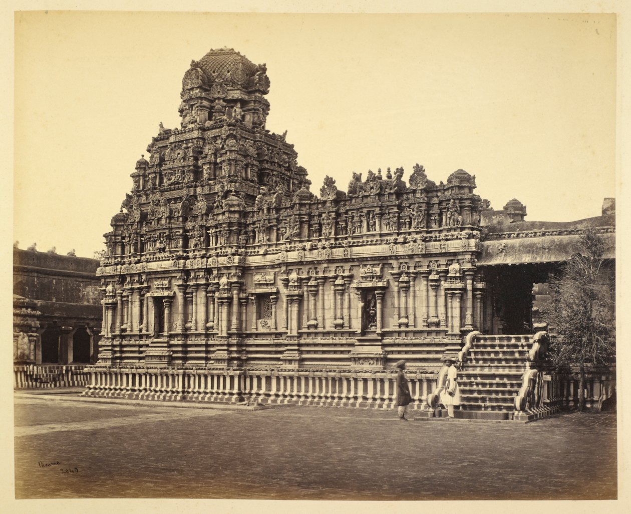 En utsikt over Subrahmanya-tempelet nær Pagoda, Tanjore av Samuel Bourne