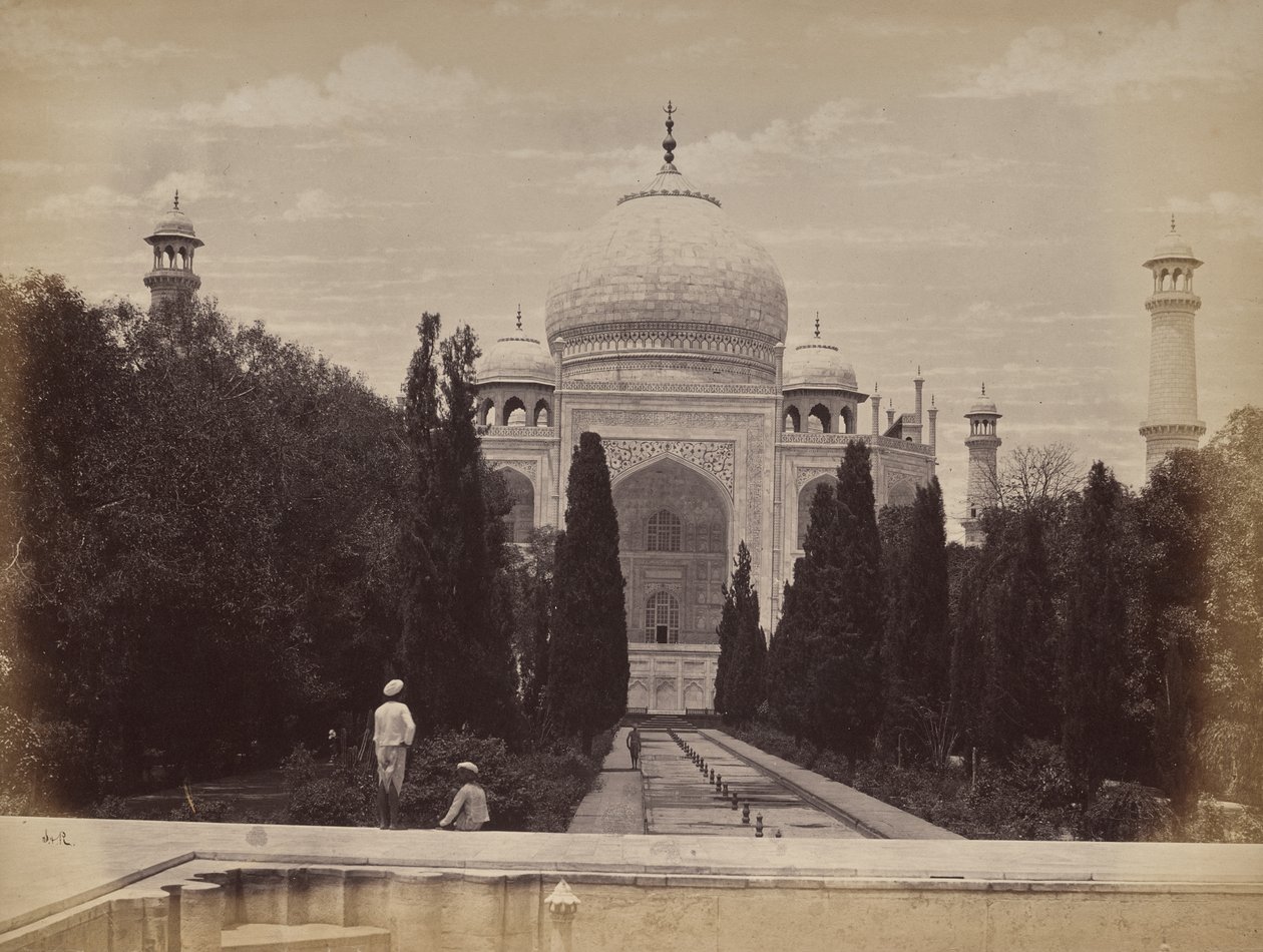 Agra. Utsikt over Taj foran Nootkan, Verdens lys, keiser Akbars hustru, sett fra elven av Samuel Bourne