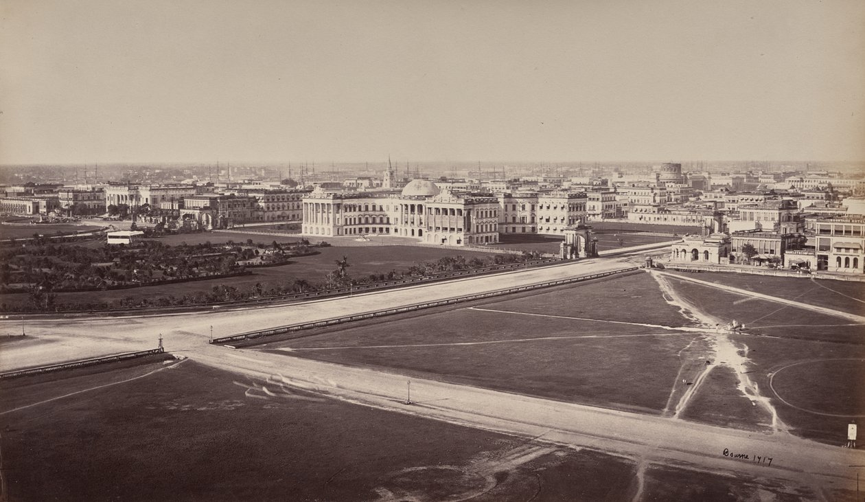Calcutta. Oversiktsbilde. Regjeringsbygningen i forgrunnen av Samuel Bourne