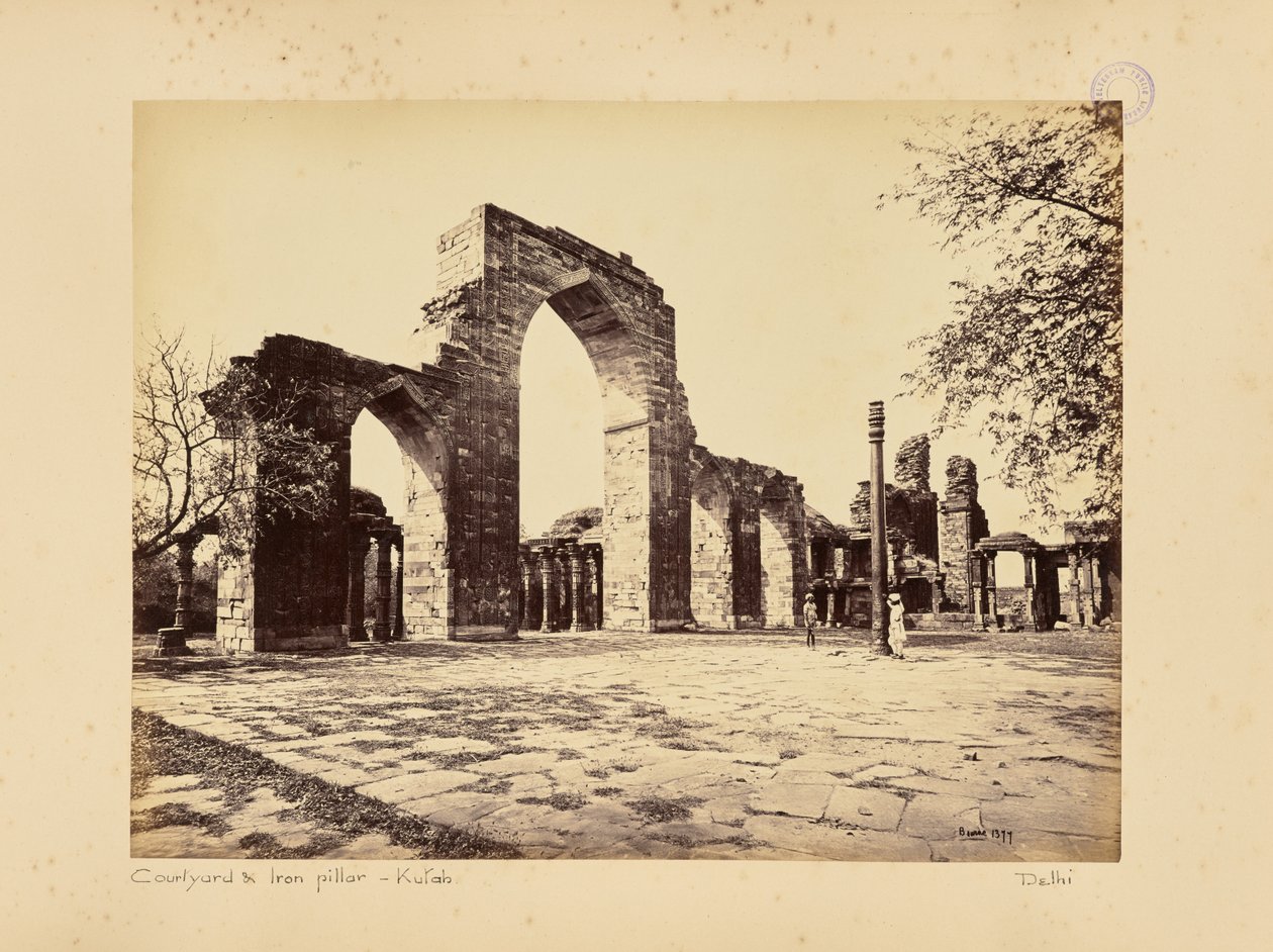 Delhi; Kutub Minar, oversikt over buene av Samuel Bourne