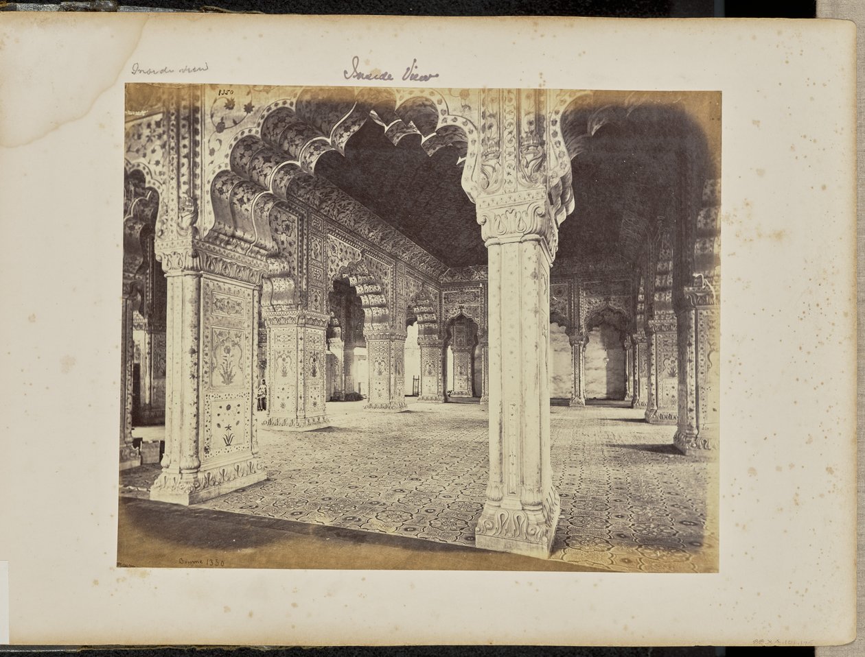 Delhi - Palasset, interiør i Diwan-i-Khas av Samuel Bourne