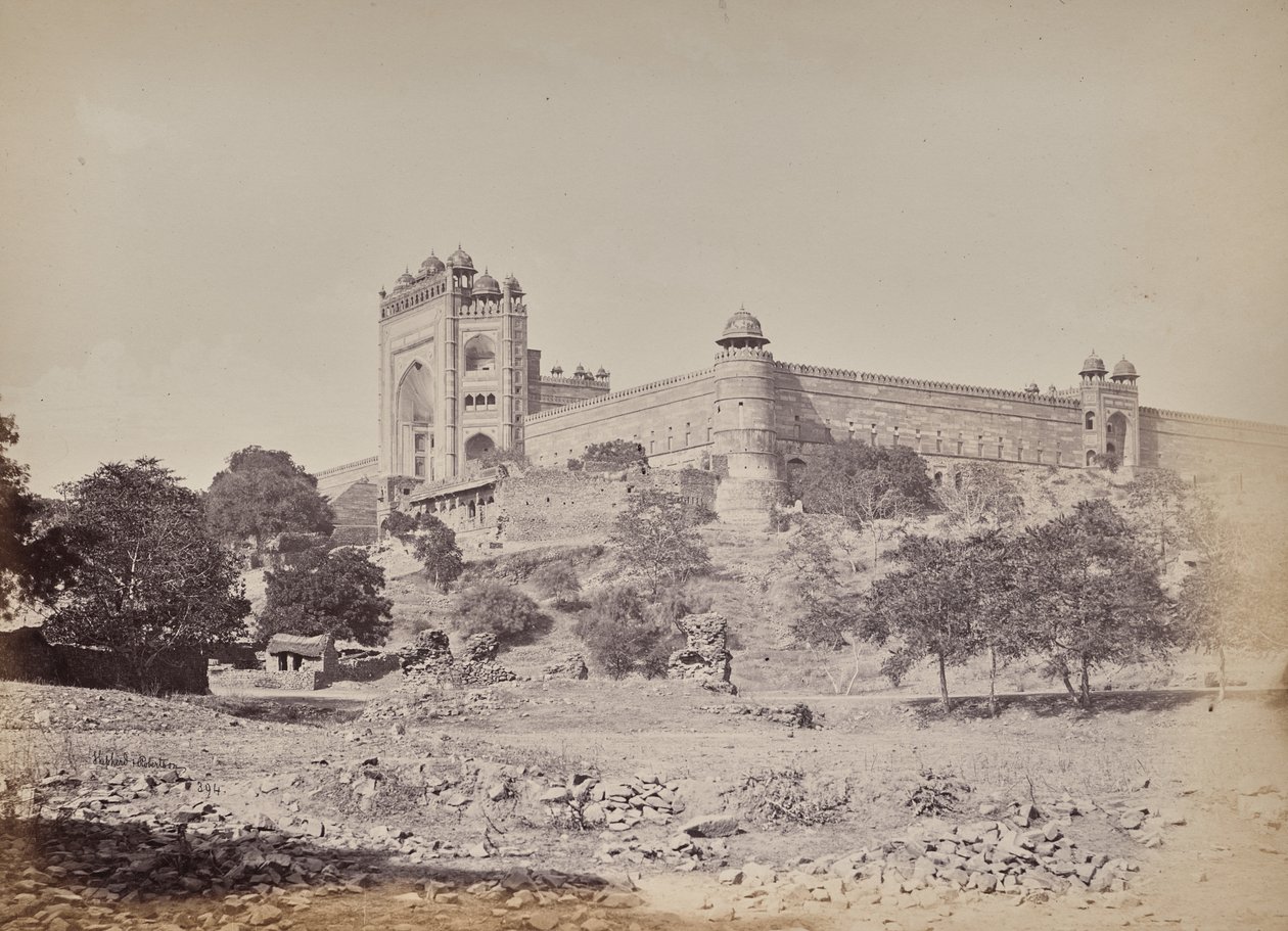 Fortet i Fatehpur Sikri nær Agra. Keiser Akbars residens av Samuel Bourne