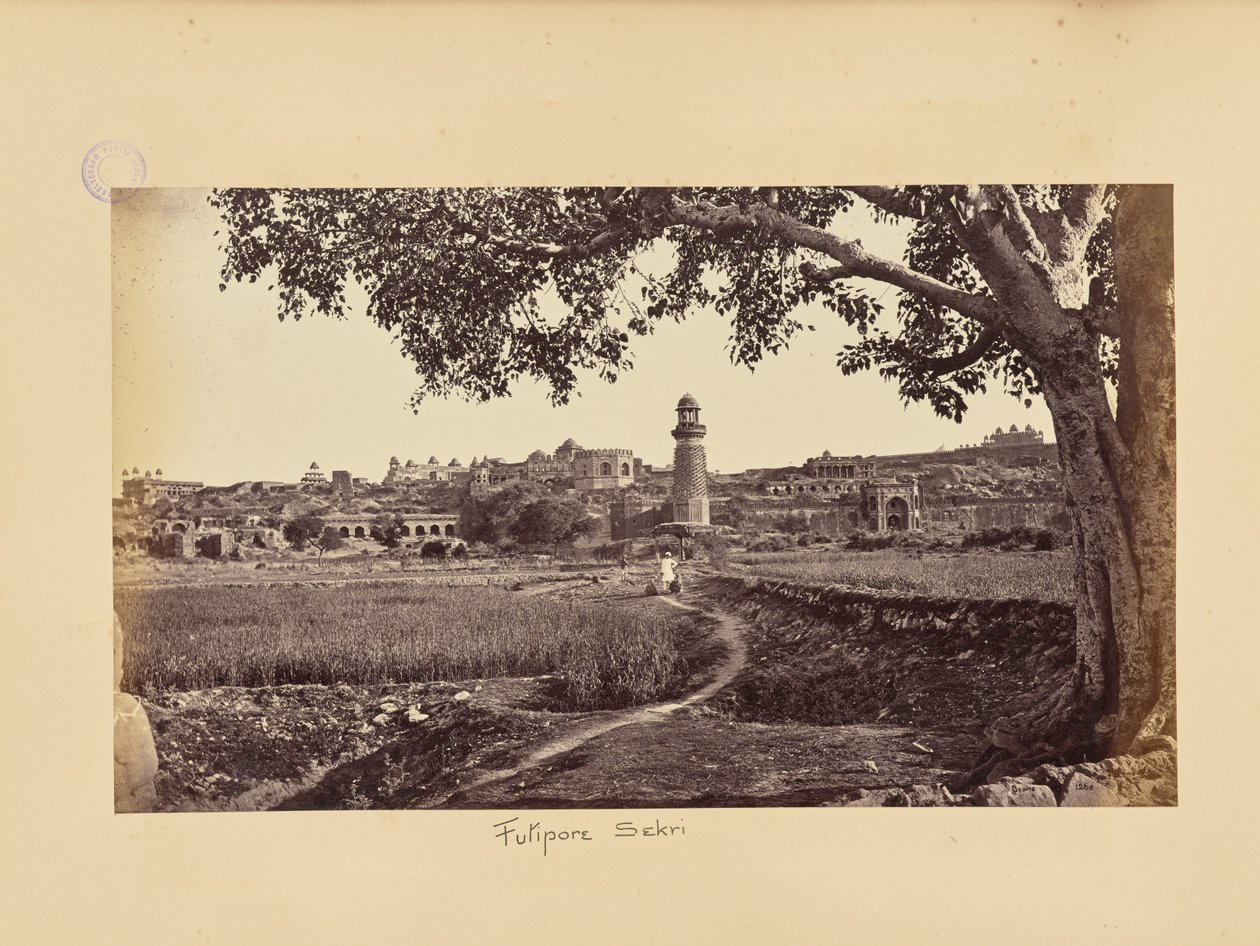 Fatehpur Sikri; oversikt over ruinene (vestsiden), fra foten av høyden av Samuel Bourne