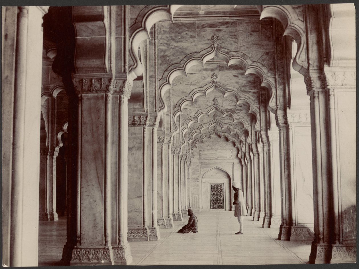 Interiør i Perlemoskeen, Agra av Samuel Bourne