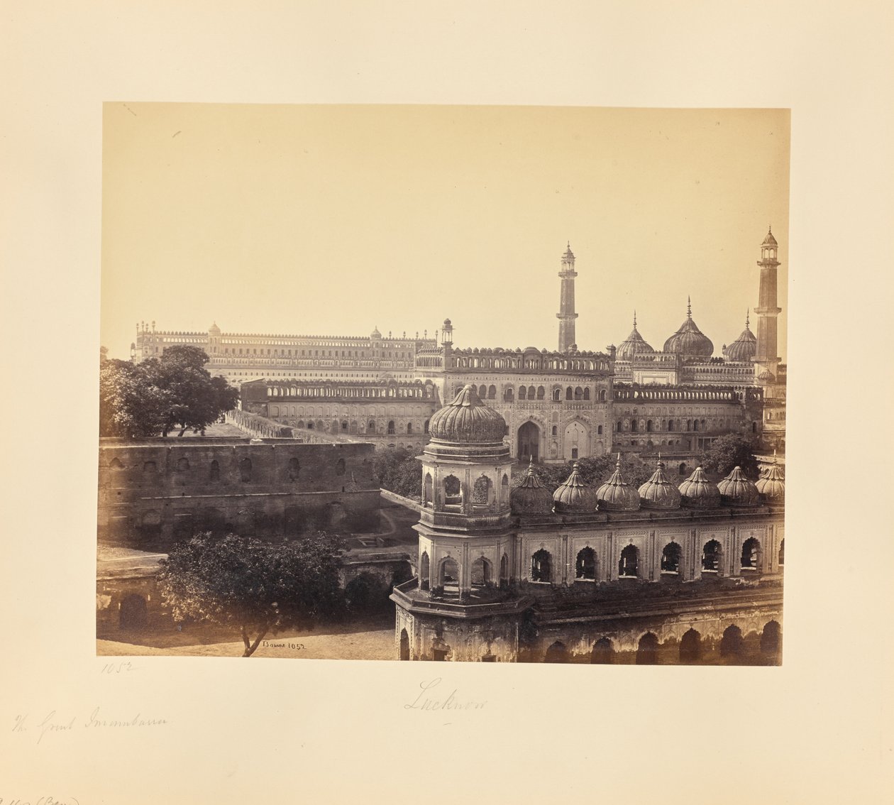 Lucknow; Den store imambaraen og moskeen av Samuel Bourne