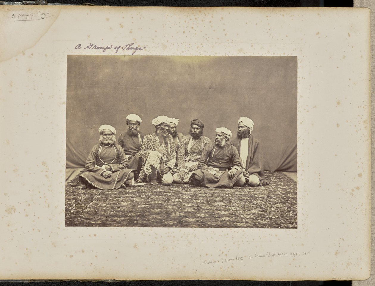 Simla; gruppe med thuger av Samuel Bourne