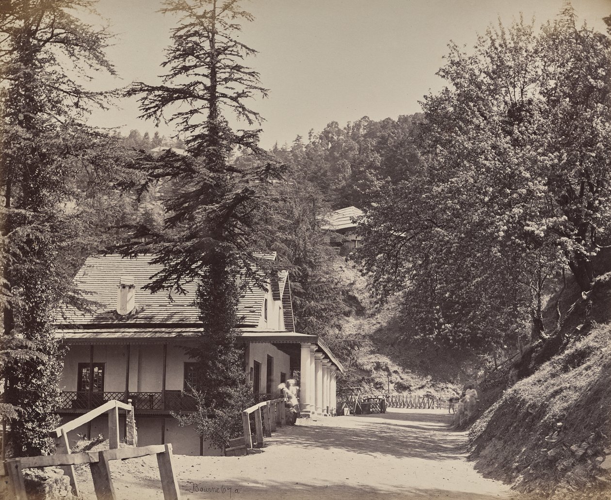 Simla. The Mall nær Combermere Bridge av Samuel Bourne