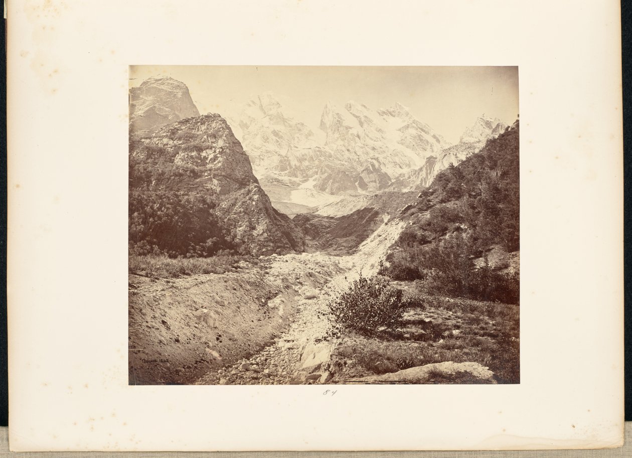 Snødekte topper nær Gangotri-breen av Samuel Bourne