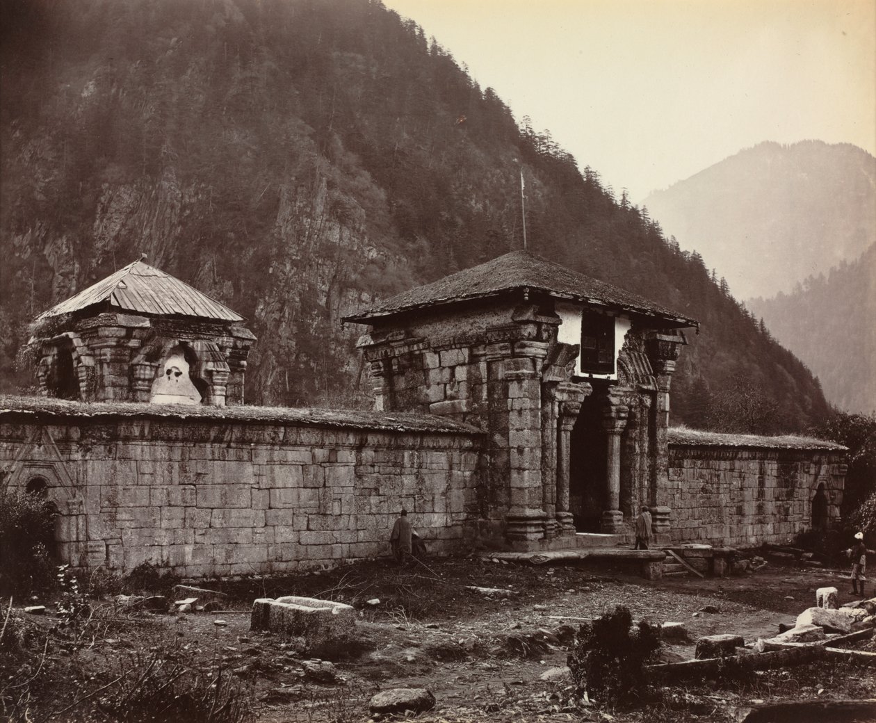 Tempel i Naveshera, Kashmir, India av Samuel Bourne