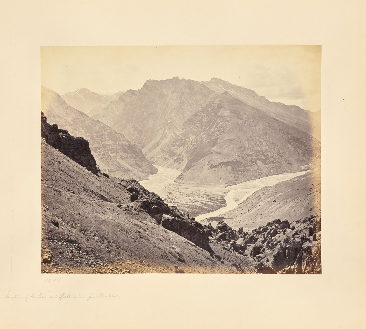 Sammenløpet av elvene Peen og Spiti, sett fra Dunkar av Samuel Bourne