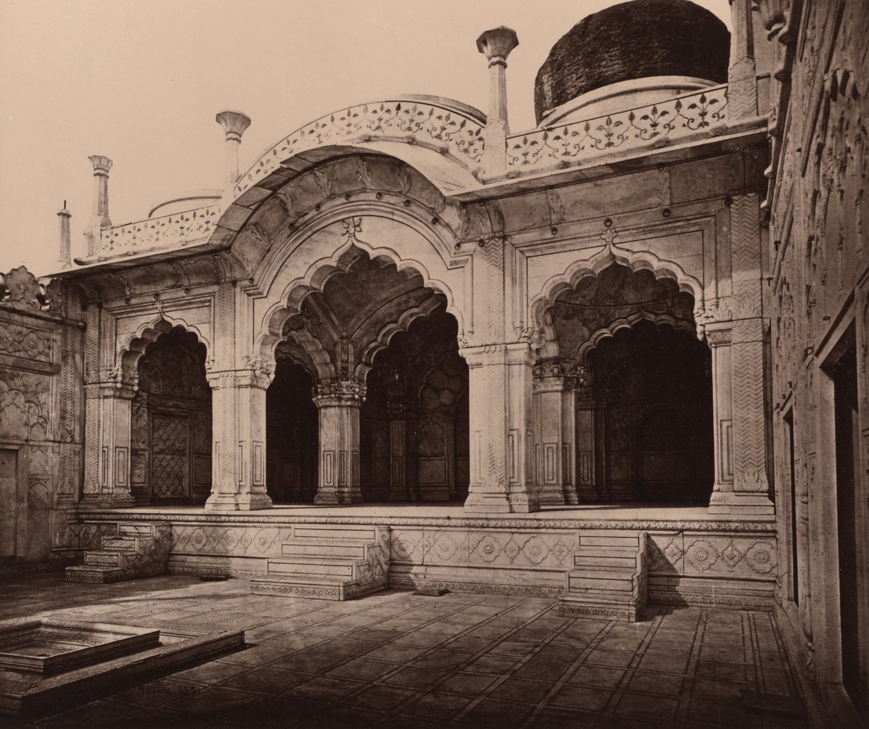 Moti Masjid i palasset av Samuel Bourne