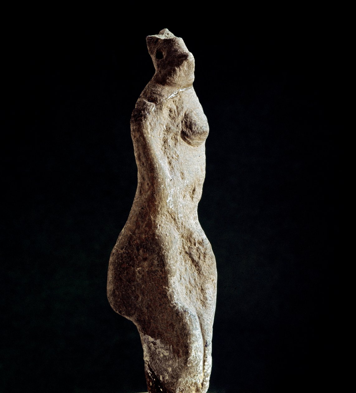 Nuragisk kultur (nuraghi) sardinsk: kalksteinsstatuett av Venus steatopigic (form nedre rygg) (Venus de Macomer), som kommer fra Macomer, nær Nuoro. Dateres fra den prenuragiske perioden (25.-18. århundre f.Kr.) Eneolitikum. Cagliari, Nasjonalt arkeologisk av Sardinia Nuragic Civilization