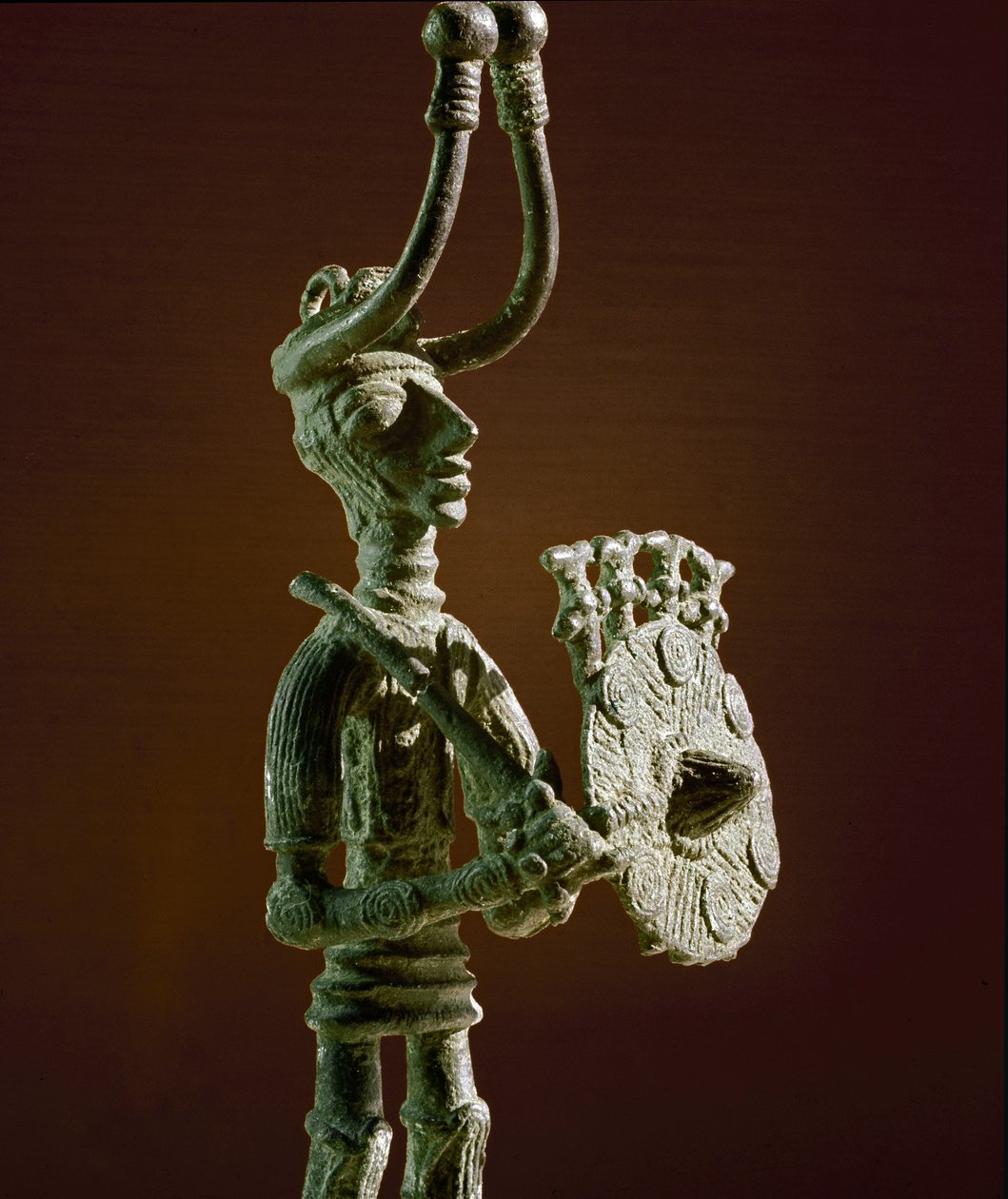 Nuragisk kultur (nuraghi) sardinsk: statuett av en kriger med et skjold og et bronsesverd. 8.-7. århundre f.Kr. Cagliari, Nasjonalt arkeologisk museum, Sardinia, Italia av Sardinia Nuragic Civilization