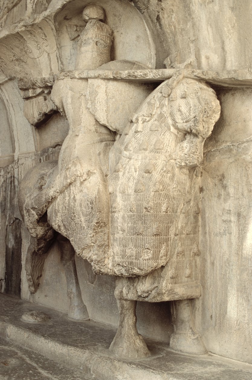 Utskjæring av Khosrow Parviz på hesten hans Shabdiz med utstyret til en tungpansret ridder, ca. 620 e.Kr. av Sasanian School