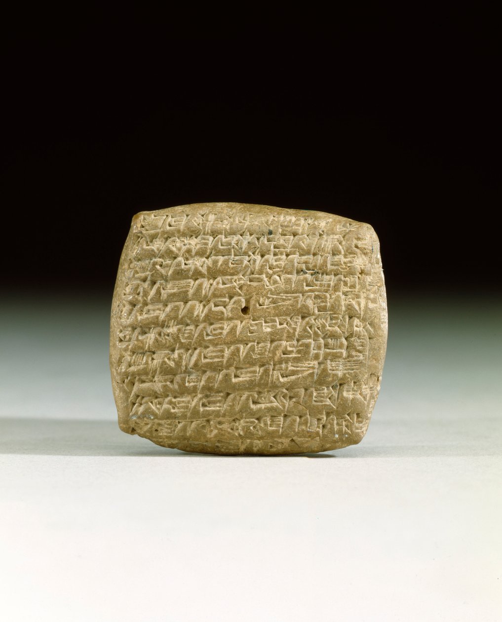 Et gammelt assyrisk kileskrifttavle, fra handelskolonien ved Kanesh i Kappadokia, som krever betaling av forfalte kontoer, ca. 1900-1800 f.Kr. (stein) av School Assyrian