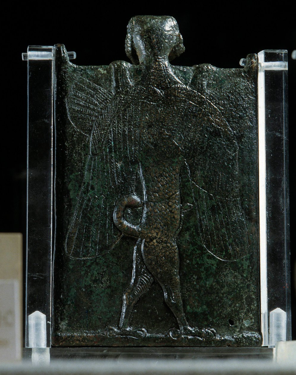 Orientalsk kunst, Assyria (Mesopotamia): hefte som representerer en eksorsisme (bronse, bakside), antikvitet. Paris, Musée du Louvre av School Assyrian