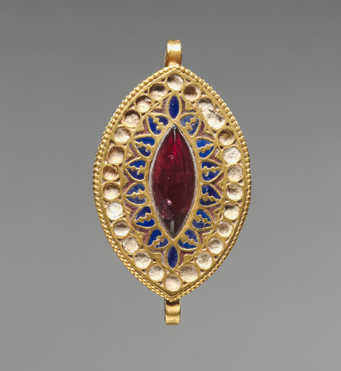 Mandelformet anheng, 400-600 (gull, lapis lazuli, granat og glass) av School Byzantine