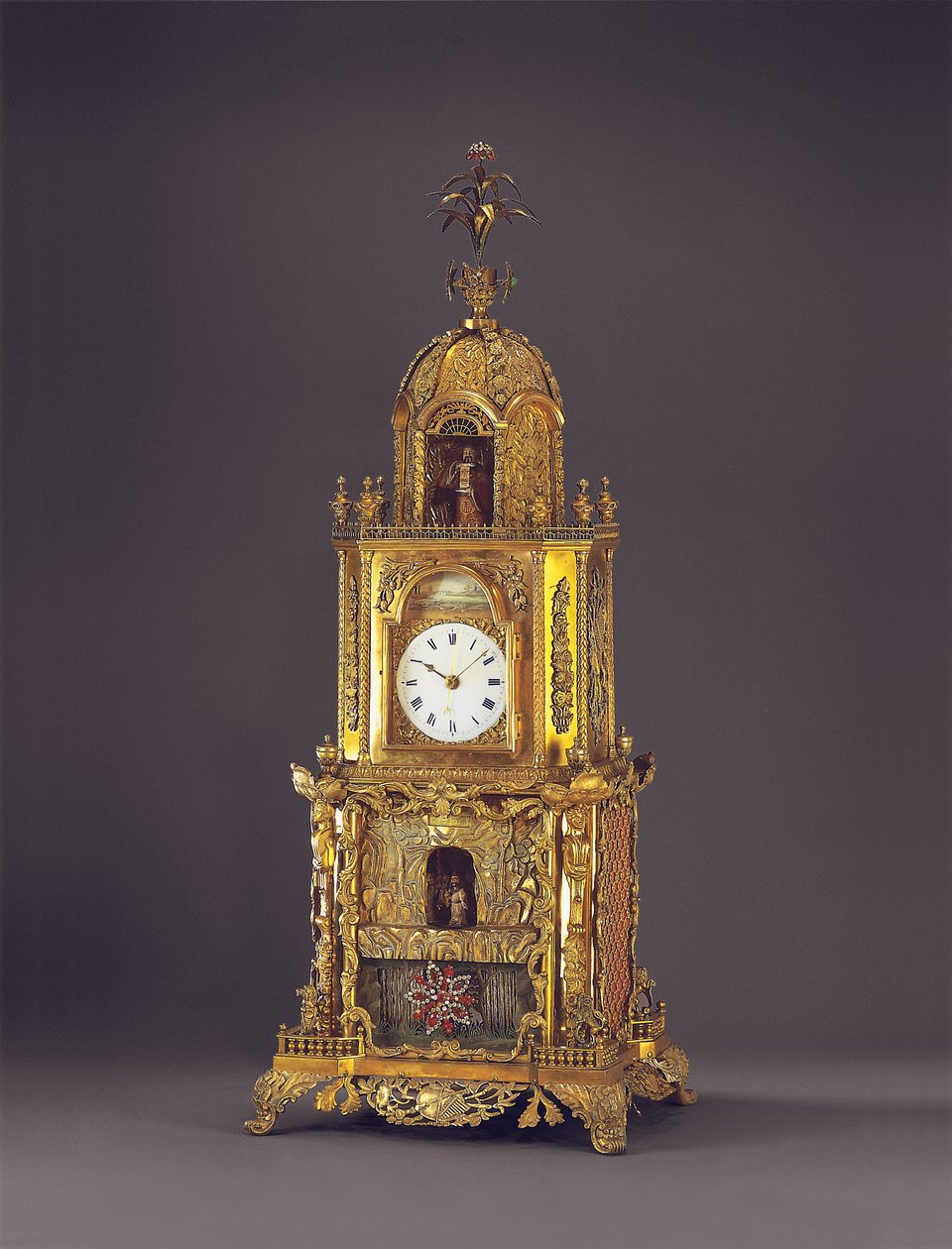 En svært sjelden ormolu, liminnsatt musikalsk automatbordklokke, sannsynligvis Guangzhou, ca. 1790 av School Chinese