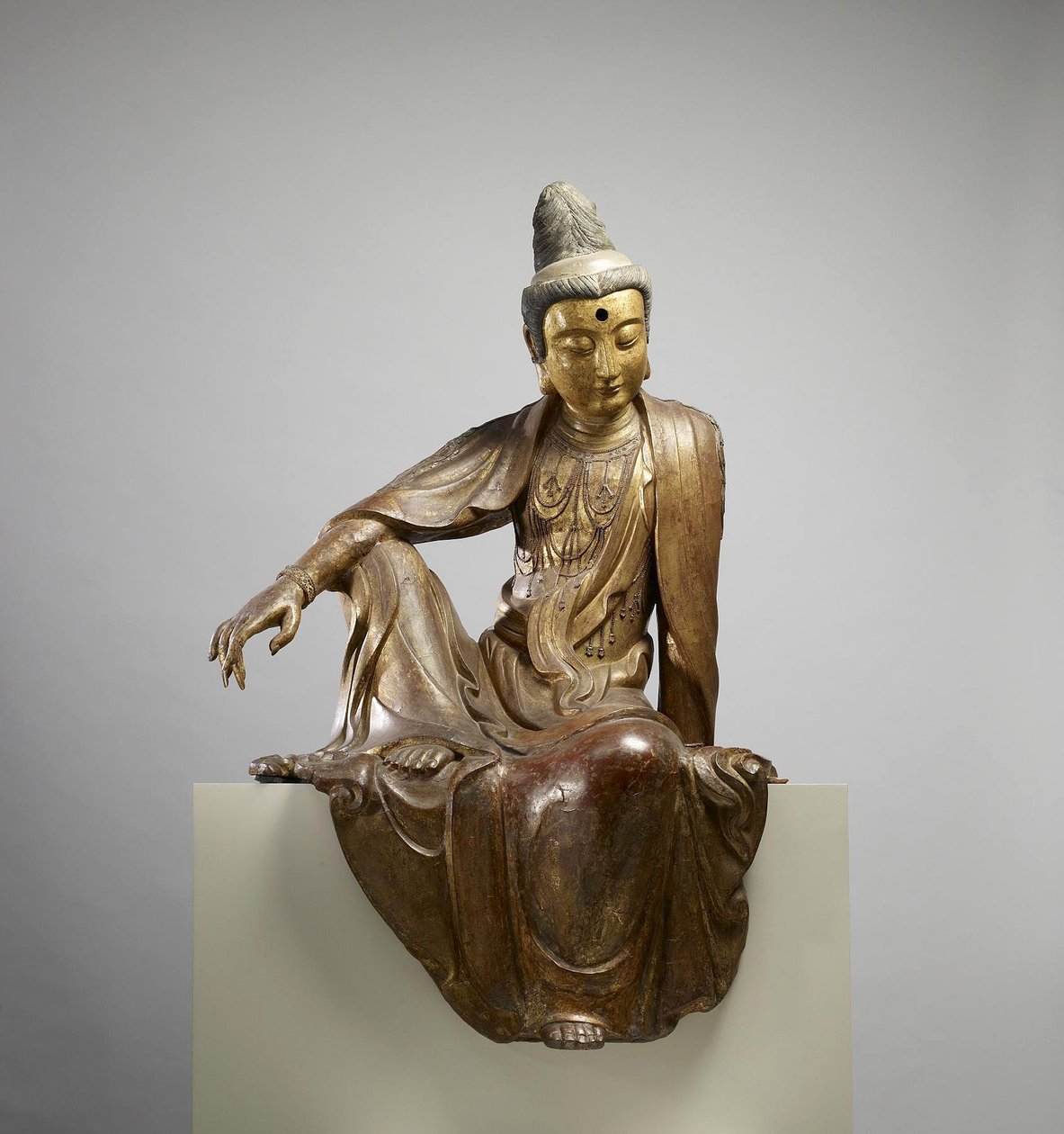 Bodhisattva Guanyin, Ming-dynastiet, slutten av 1300-1400-tallet (tørr lakk, gull og maling) av School Chinese