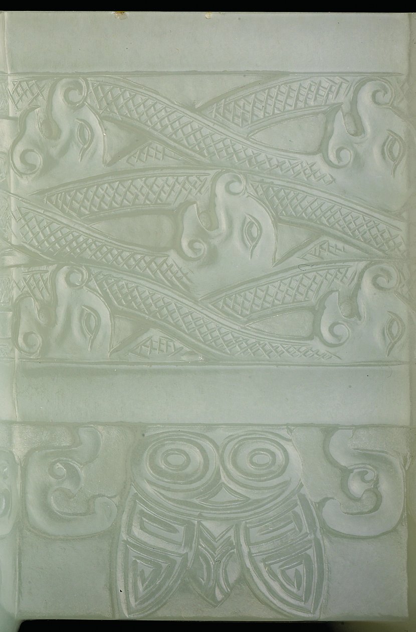 Detalj av et arkaistisk kar og omslag, Tulu, Qianlong-perioden (1736-95) (blek celadon jade) (se også 619015) av School Chinese
