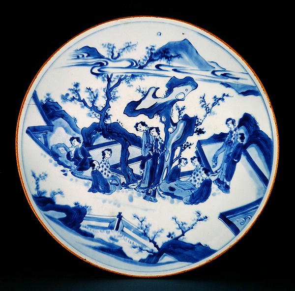 Rett malt i glassblått med damerfigurer, overgangsperiode, ca. 1640 (porselen) av School Chinese