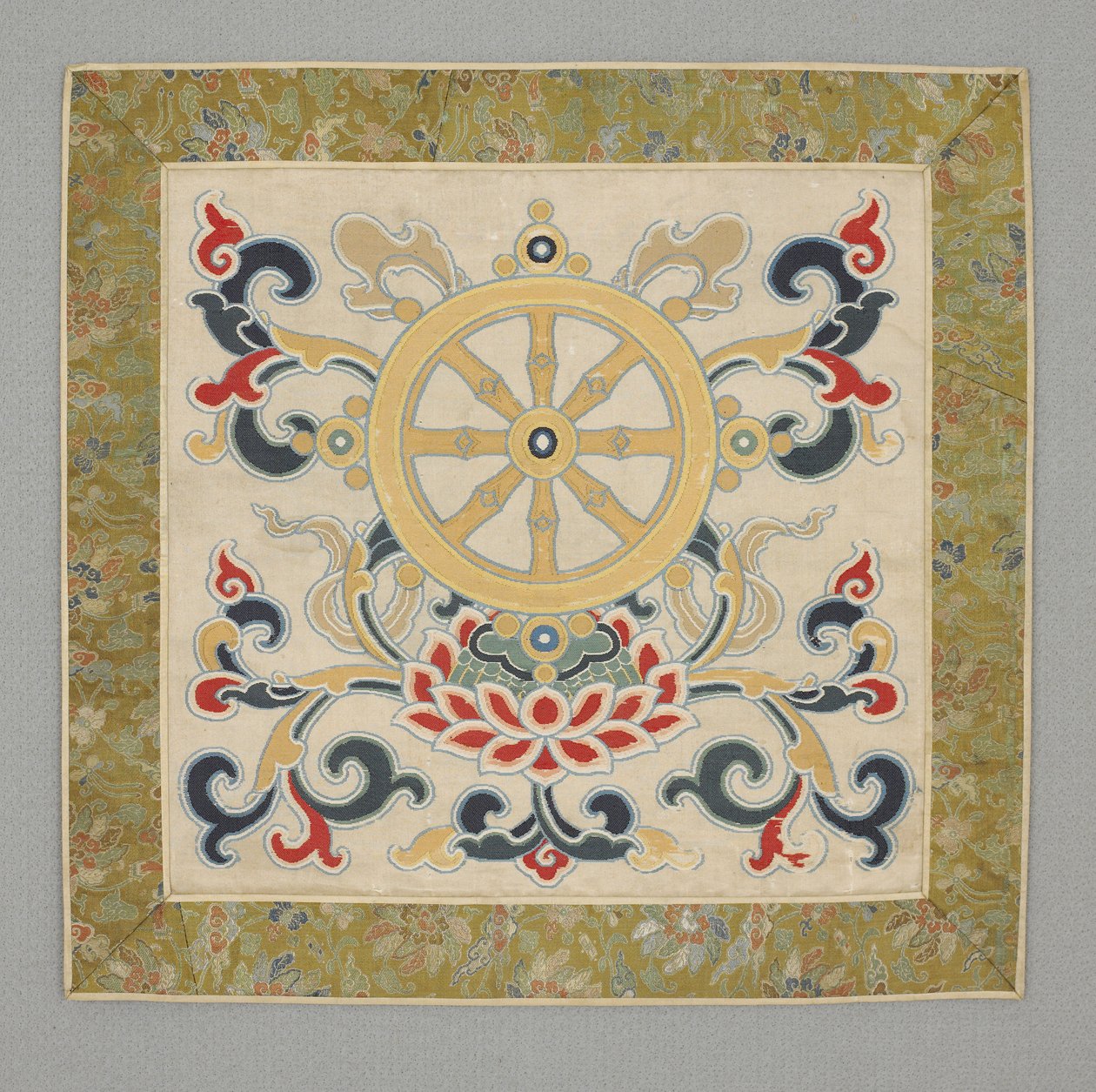 Åtte buddhistiske dyrebare ting, Wheel of the Lov av School Chinese