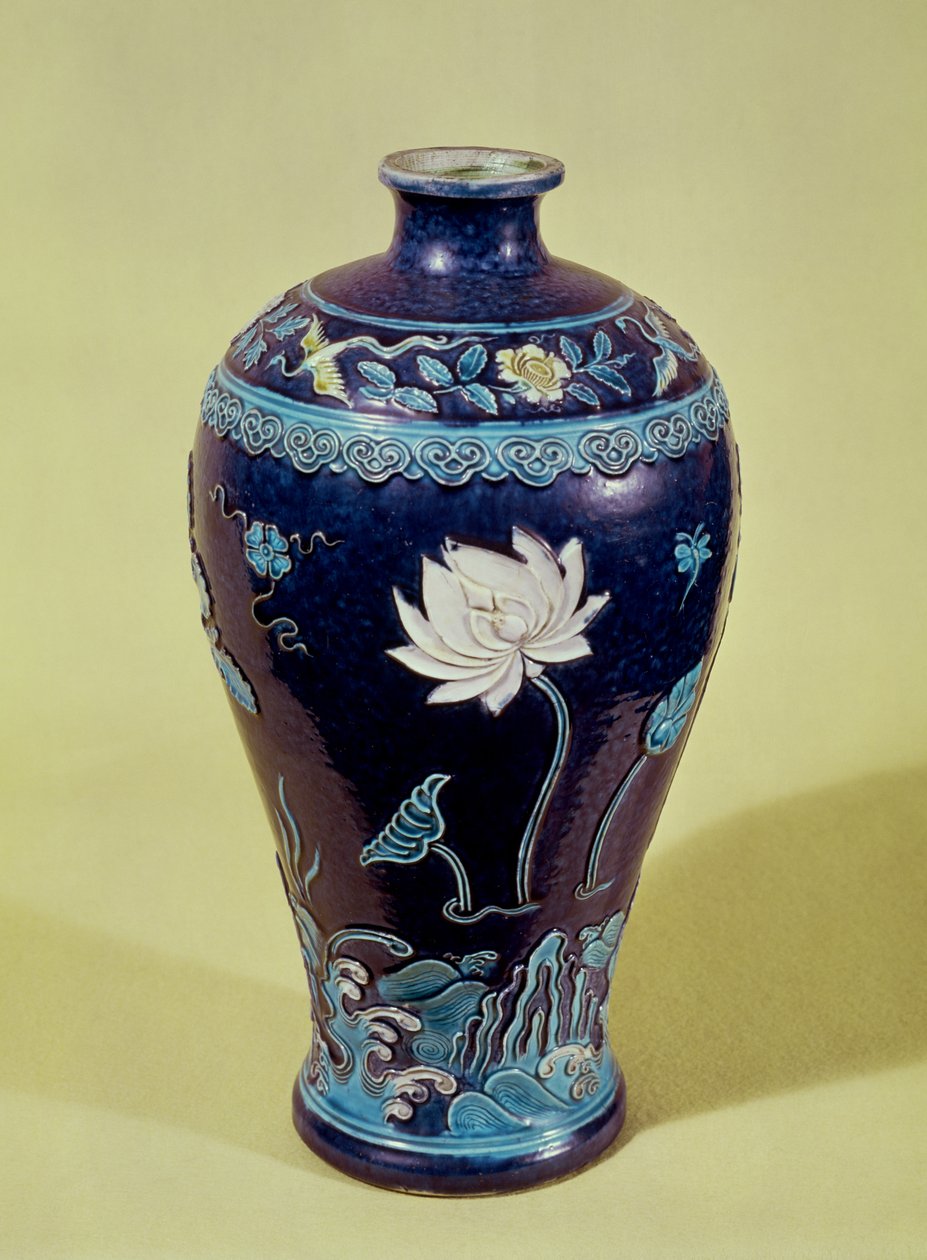 Ming vase med tre farger dekorasjon (porselen) av School Chinese