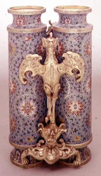 Vase, tidlig Ming-dynastiet (cloisonne-emalje på forgylt kobber) av School Chinese