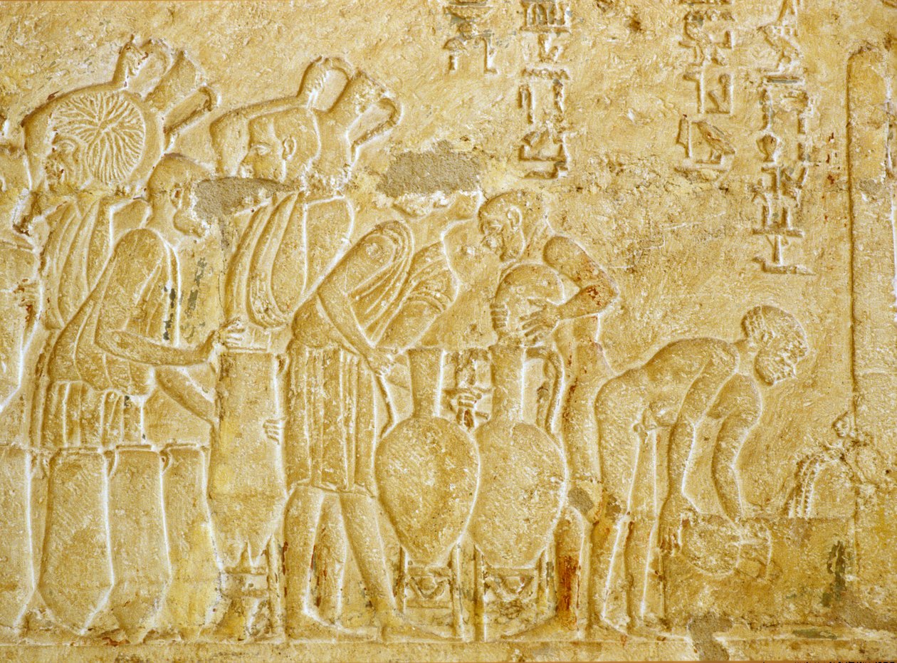 Det gamle Egypt, veggutskjæring, Petosiris grav, 300 f.Kr., Tunael Gebel, Samling og tapping av vin (bilde) av School Egyptian