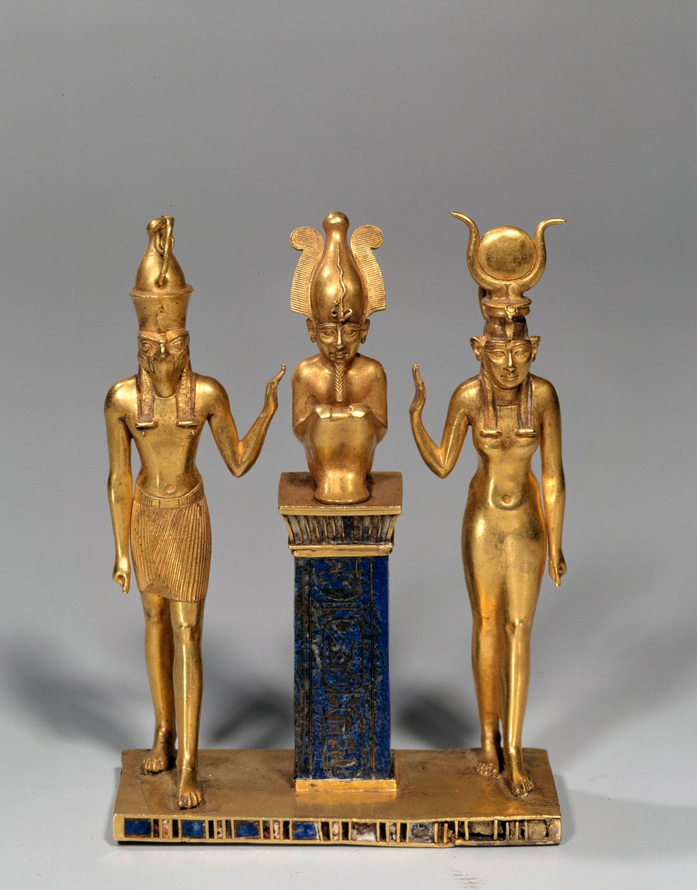 Egyptisk antikvitet: Osirisk triade i navnet til Osorkon (Osiris omgir av Isis og Horus. Gullanheng og lapis lazuli (lapis lazuli). 22. dynasti, lavperiode. Paris, Louvre-museet av School Egyptian