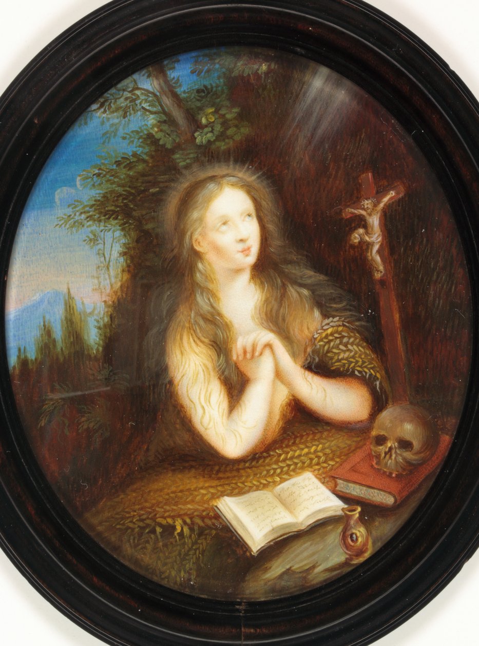 Maria Magdalena lener seg mot en bank med øynene hevet til et krusifiks (emalje) av School English