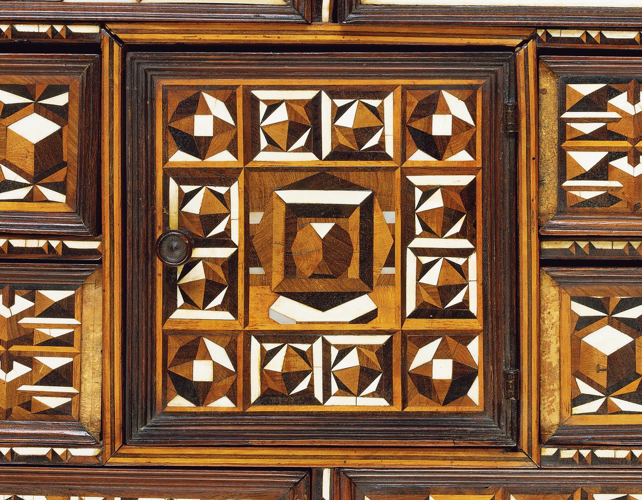 Sørtysk intarsia bordskap (ibenholt, elfenben, valnøtt og fruktved) av School German