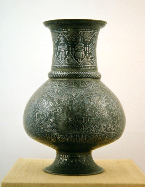 Islamsk vase (messing, sølv og emalje) av School Islamic