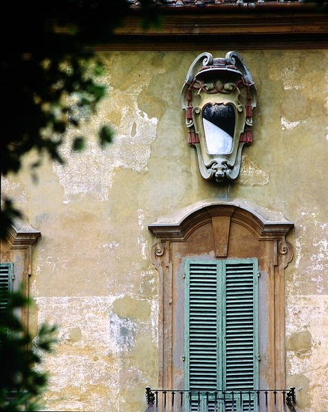 Detalj av den sørlige fasaden til Villa la Pietra (bilde) av School Italian